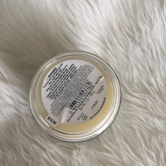 Bath and Body Works Leaves Single Wick Candle - Picture 2 of 3